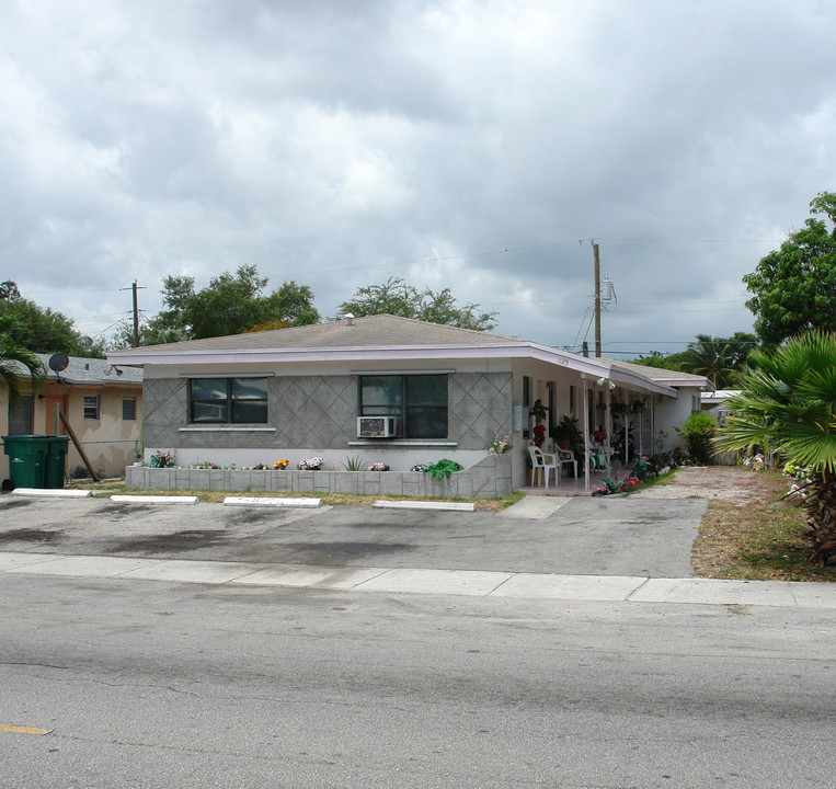 425 NW 15th Ave in Fort Lauderdale, FL - Building Photo