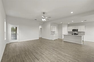 2004 Poppy Way in Mesquite, TX - Building Photo - Building Photo