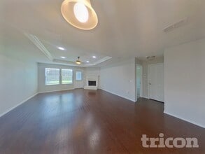 1636 Vernon Dr in Aubrey, TX - Foto de edificio - Building Photo