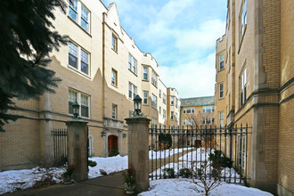 818-20 Forest Ave. in Evanston, IL - Foto de edificio - Building Photo