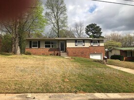 200 E Haven Dr NE in Birmingham, AL - Building Photo