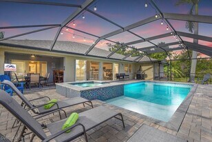 4625 SE 1st Ave in Cape Coral, FL - Building Photo