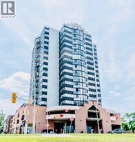 515 Riverside Dr W in Windsor, ON - Building Photo