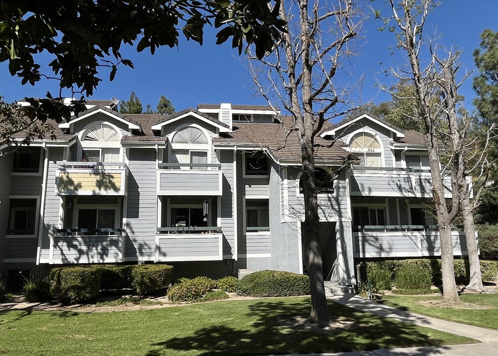 26758 Claudette St, Unit 430 in Santa Clarita, CA - Building Photo