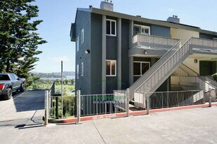 134 Lower Anchorage Rd in Sausalito, CA - Building Photo