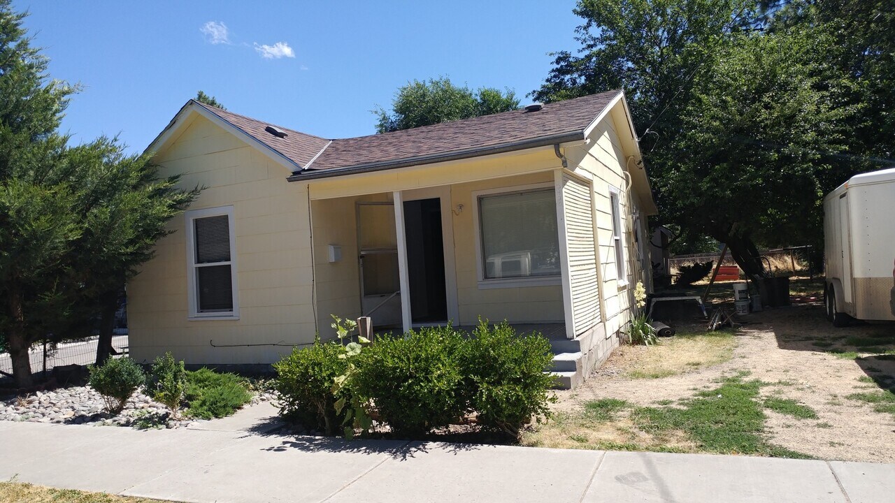 2420 Wantland Ave in Klamath Falls, OR - Building Photo