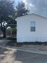 507 McManus St in Kingsville, TX - Building Photo
