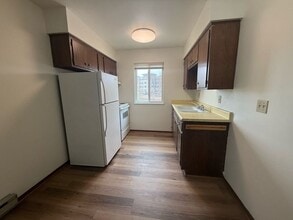 Maple Ave Apartments in Waukesha, WI - Foto de edificio - Floor Plan