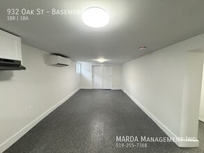 932 Oak Ave in Windsor, ON - Building Photo - Building Photo