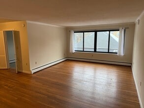 9 Concord St in West Hartford, CT - Building Photo - Building Photo