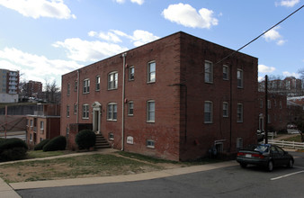 Pierce Queen Apartments in Arlington, VA - Building Photo - Building Photo