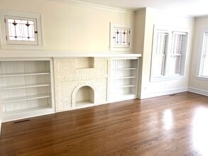 2709 W Sunnyside Ave, Unit 2 in Chicago, IL - Foto de edificio - Building Photo