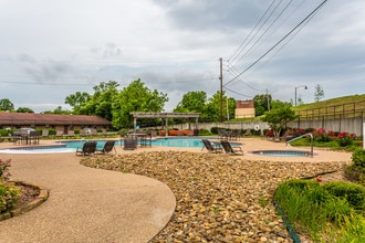Vista Place Student Apartments in Russellville, AR - Building Photo - Building Photo