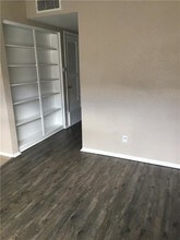 307 E 31st St-Unit -208 in Austin, TX - Building Photo - Building Photo