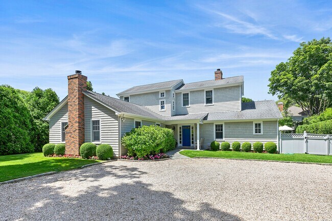 23 Pierpont St in Southampton, NY - Building Photo - Building Photo