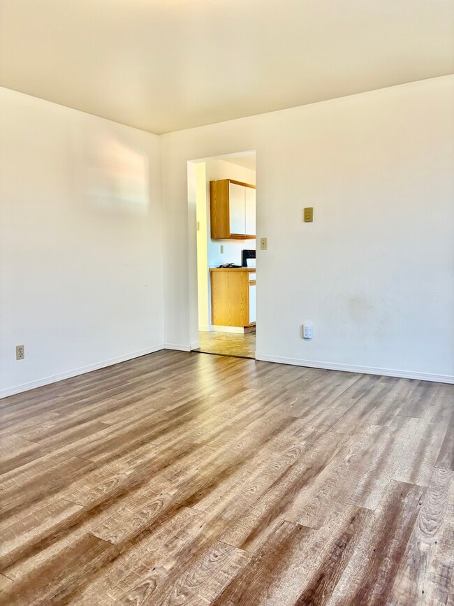 1007 W Main St, Unit 1 in Centralia, WA - Building Photo - Building Photo