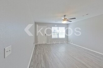 5002 Thomas St in Siloam Springs, AR - Foto de edificio - Building Photo