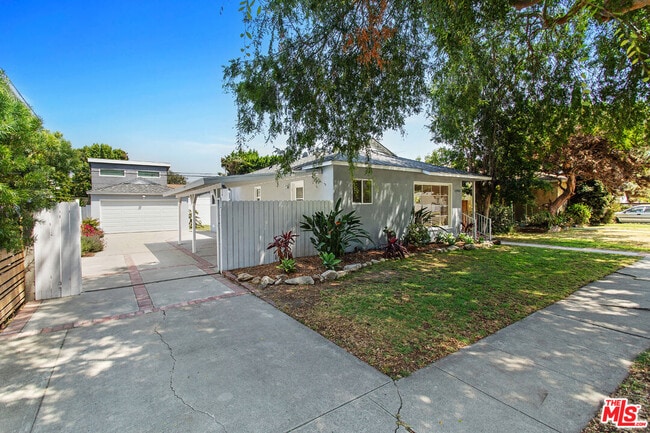 11951 Bray St in Culver City, CA - Building Photo - Building Photo