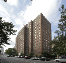 University Towers in Brooklyn, NY - Foto de edificio - Building Photo