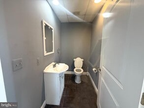 132 W Washington St in Charles Town, WV - Building Photo - Building Photo