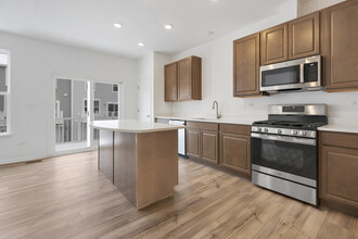 524 Wolverine Dr in Aurora, IL - Building Photo - Building Photo