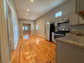 5906 S La Salle St in Chicago, IL - Building Photo