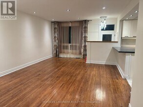 307 Axminster Dr in Richmond Hill, ON - Building Photo - Building Photo