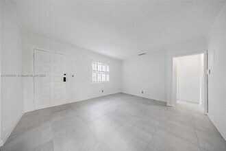 3600 SW 26th St in Miami, FL - Building Photo - Building Photo
