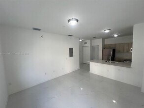 1010 SW 69th Ave in Miami, FL - Building Photo - Building Photo