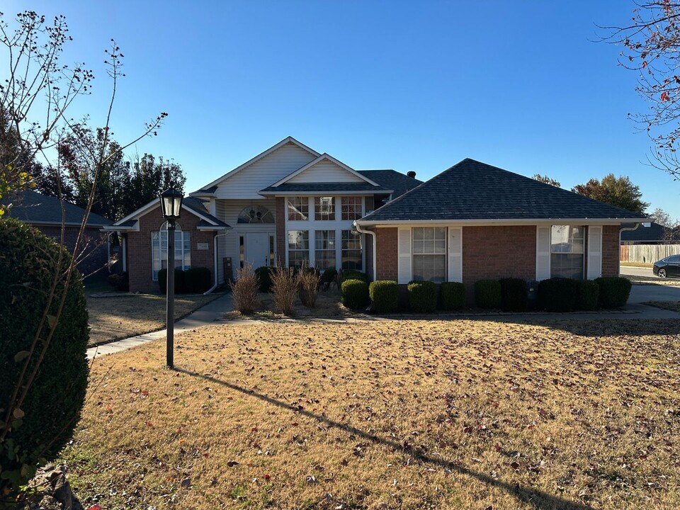 7100 Millennium Dr in Fort Smith, AR - Building Photo