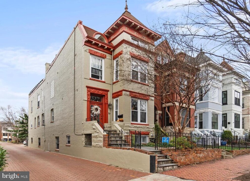 77 U St NW in Washington, DC - Foto de edificio