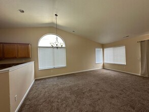 11580 Camel Rock Dr in Reno, NV - Building Photo - Building Photo