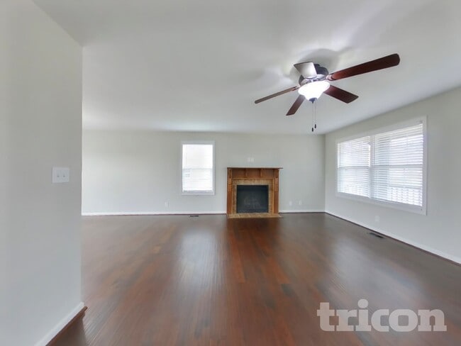 1073 Castlerock Dr in Clarksville, TN - Building Photo - Building Photo