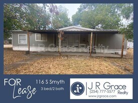 116 S Smyth St in Mart, TX - Building Photo