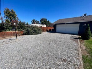 1985 Dale St in Medford, OR - Building Photo - Building Photo