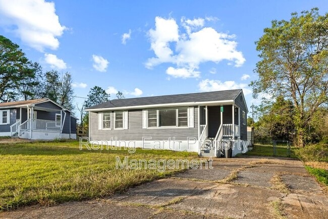 2421 Circle Dr