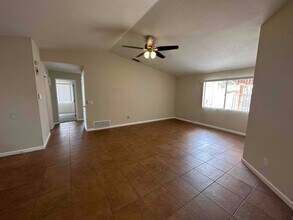 2540 W Falbrook Way in Tucson, AZ - Building Photo - Building Photo