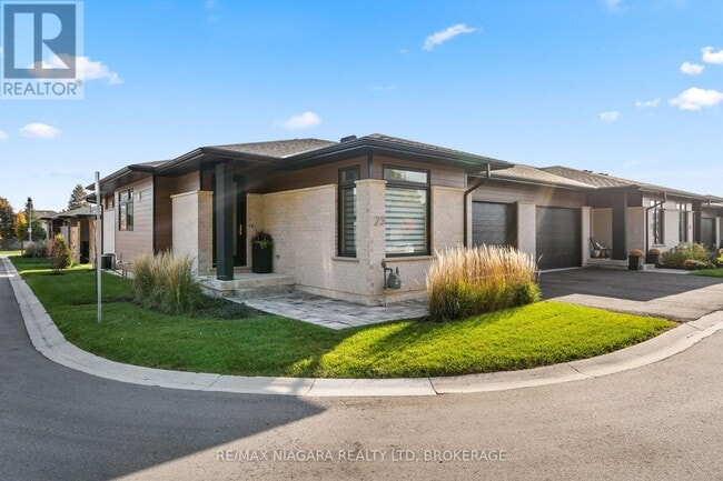 300 Richmond St in Thorold, ON - Building Photo - Building Photo