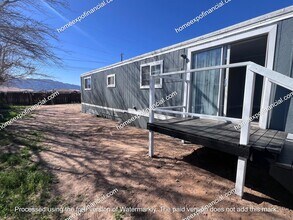 19127 Danbury Ave in Hesperia, CA - Building Photo - Building Photo
