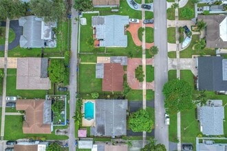 2112 N 32nd Ct in Hollywood, FL - Building Photo - Building Photo
