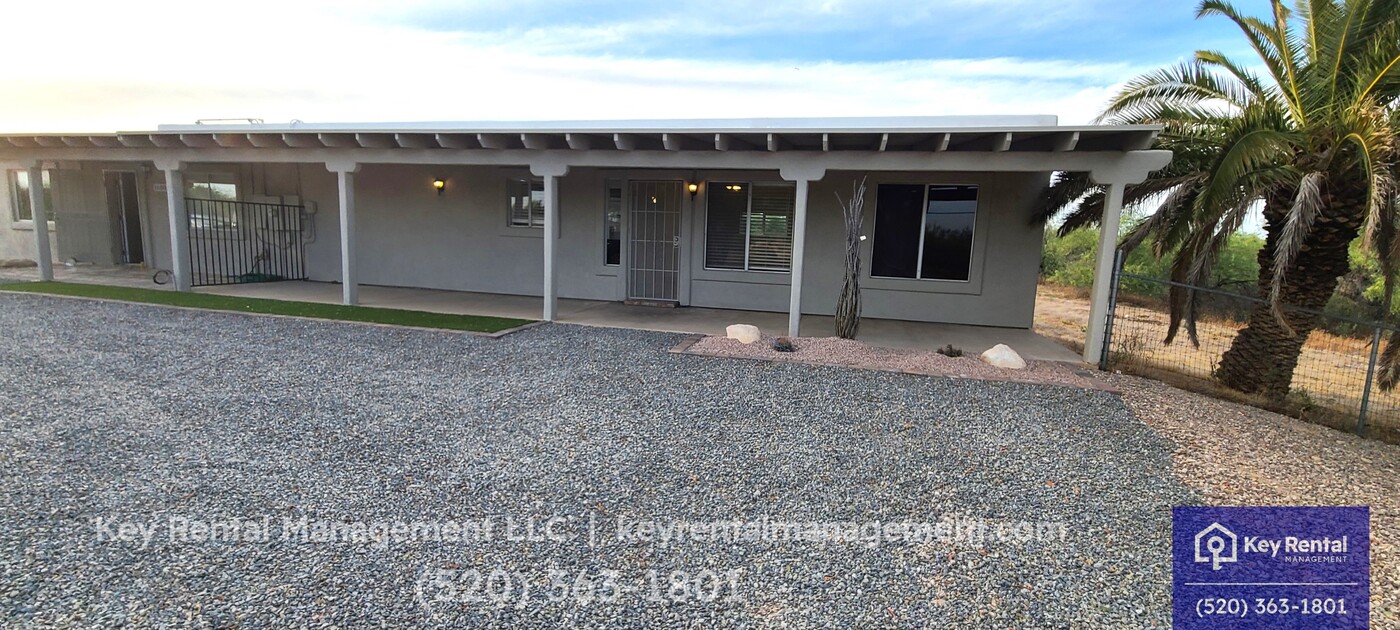 1680 W Sunkist Rd in Tucson, AZ - Building Photo