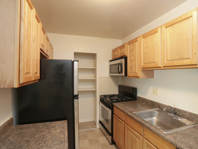 Quiet Waters Landing in Annapolis, MD - Building Photo - Interior Photo