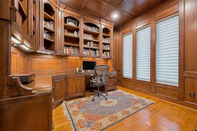 property at 11826 Legend Manor Dr