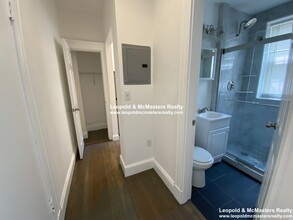 104 Peterborough St, Unit 33 in Boston, MA - Foto de edificio - Building Photo