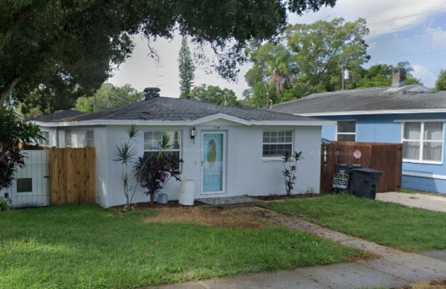 2776 41st Ave N, Unit Unit A in St. Petersburg, FL - Foto de edificio - Building Photo