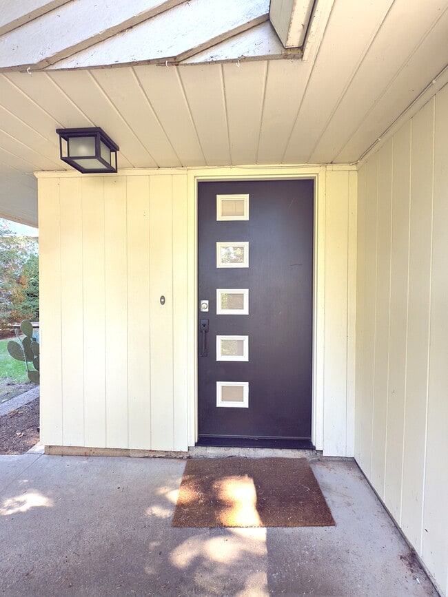 1111 NE 112th Ave in Portland, OR - Building Photo - Building Photo