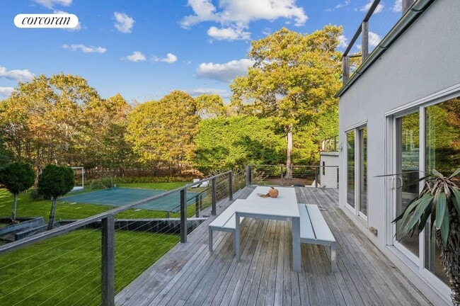10 Three Mile Harbor Hog Creek Rd in East Hampton, NY - Foto de edificio - Building Photo