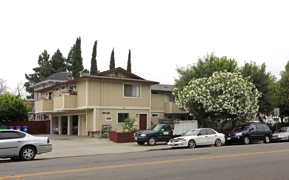 128 East Reed in San Jose, CA - Foto de edificio