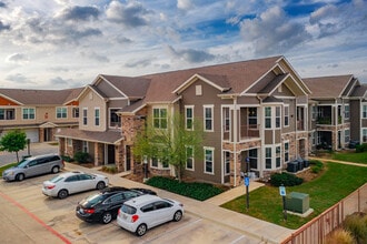 Echelon at Monterrey Village in San Antonio, TX - Foto de edificio - Building Photo