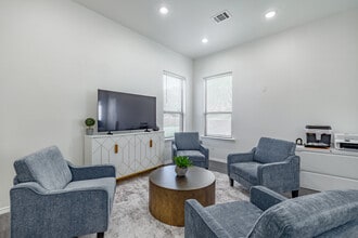 Cooper Landing in Joshua, TX - Foto de edificio - Lobby